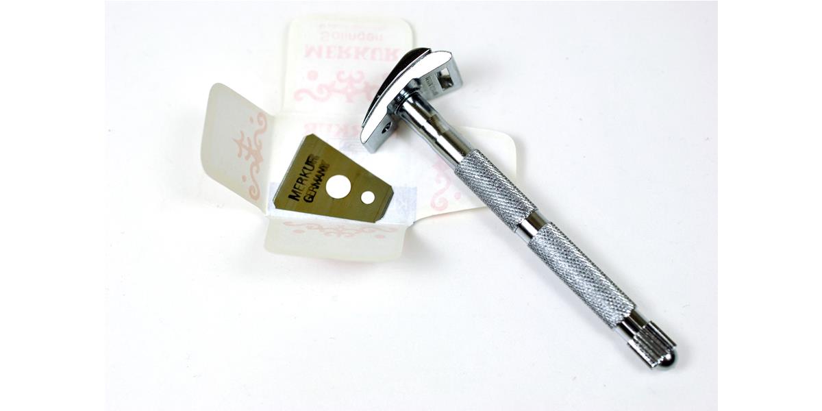 RAZOR MERKUR 907C MUSTACHE AND BASES