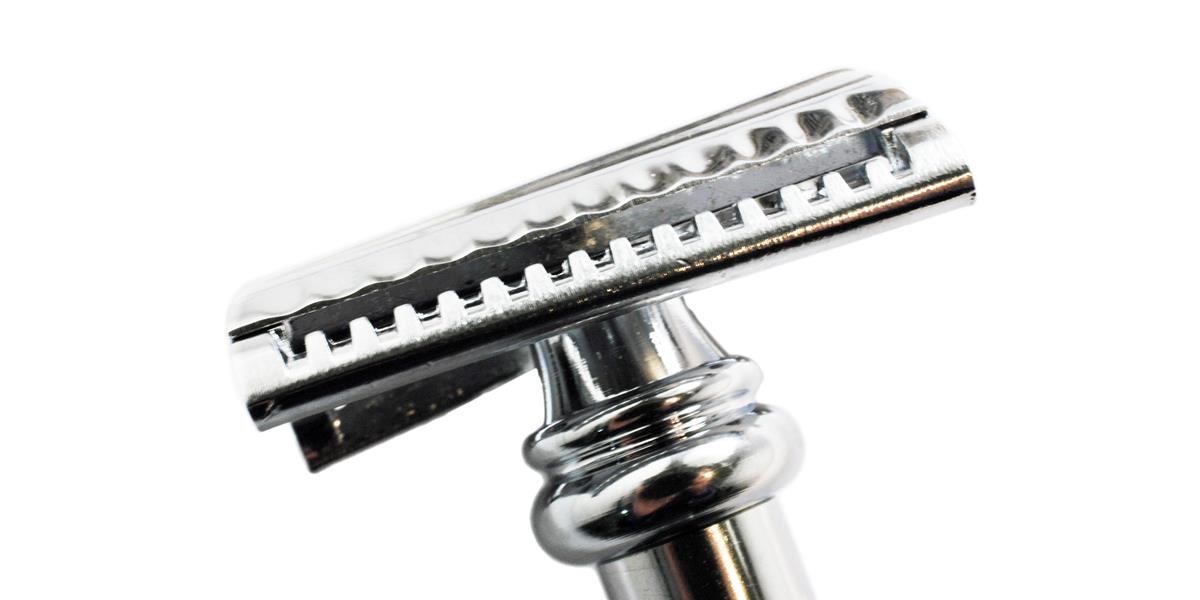 RASOIO DI SICUREZZA MERKUR 39C OBLIQUO PETTINE CHIUSO