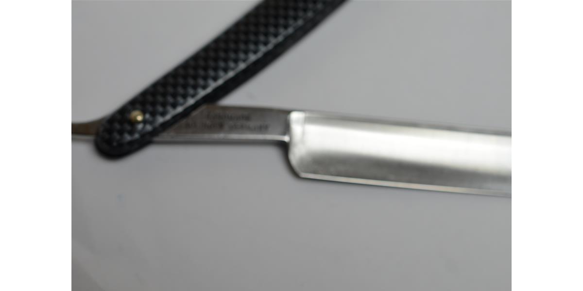 RASOIO MANO LIBERA RAZOLUTION BY SIMBATEC 5/8 ACCIAIO CARBONIO